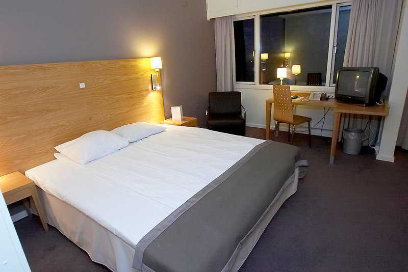 Western Park Globetrotter Airport 3*